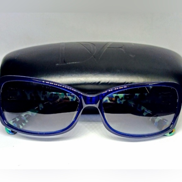 Diane von Furstenberg -DVF5L 520/S Sunglasses (NON-PRESCRIPTION)  Blue lenses - Picture 1 of 13
